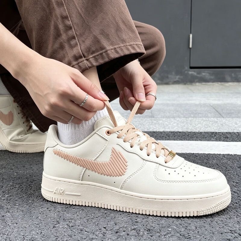 Nike Air Force 1, sentetik der - Nike Shoes Air Force 1 incelemesi ve fiyatı